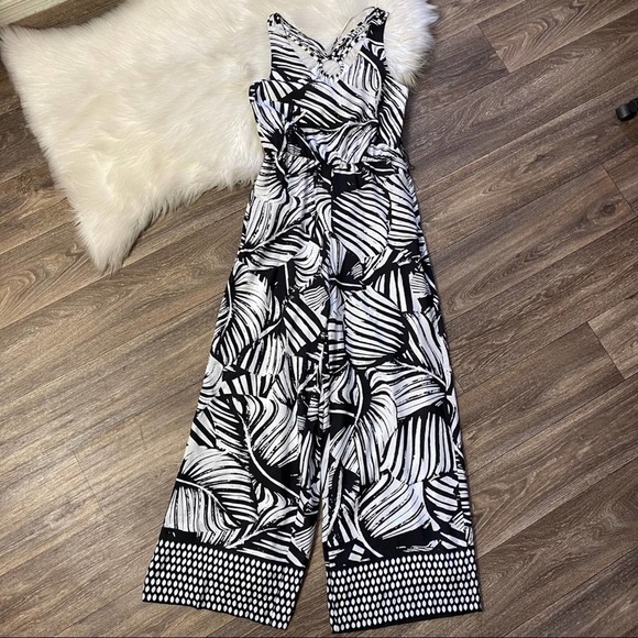Julia Jordan Palm Leaf Print Jumpsuit - Picture 2 of 10